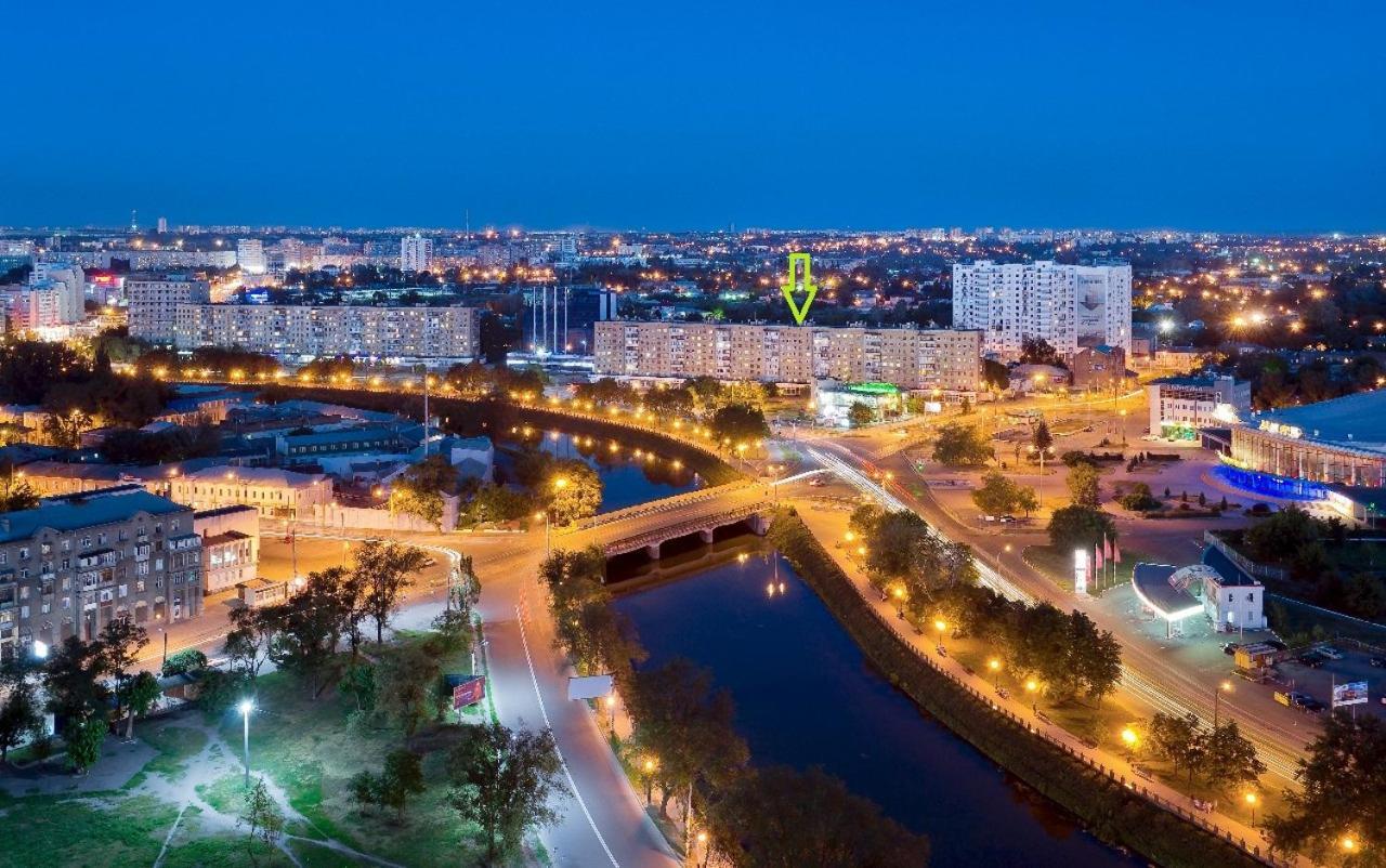 Apart Na Himnaziinoi Naberezhnii Apartamento Jarkov Exterior foto