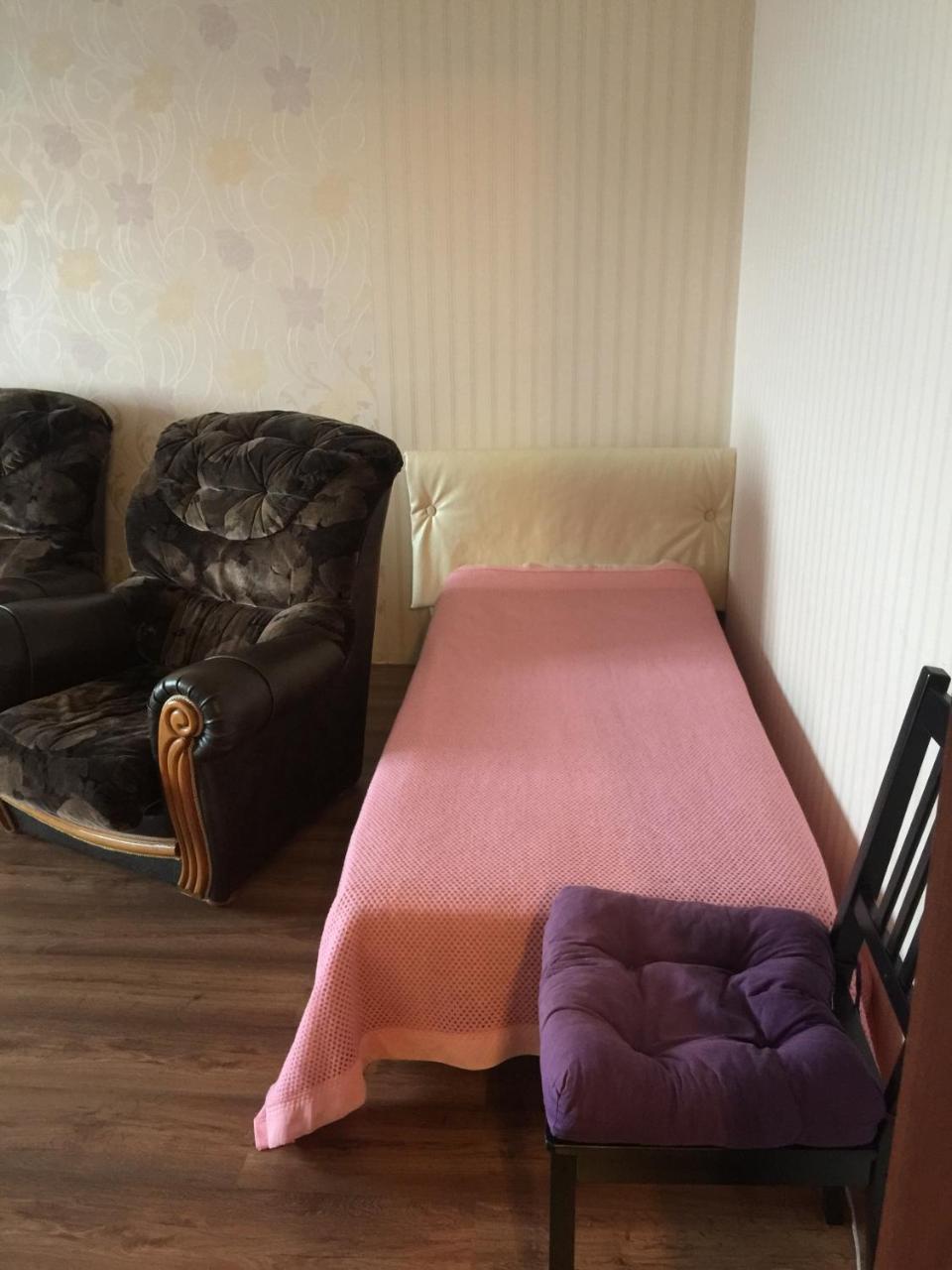 Apart Na Himnaziinoi Naberezhnii Apartamento Jarkov Exterior foto